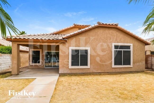 Building Photo - 10802 W Granada Rd