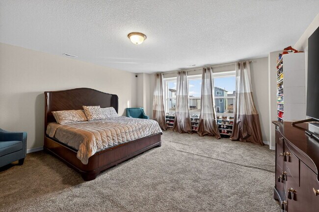Building Photo - "Spacious 4-Bed Sanctuary with 3.5 Baths in Fountain, CO – Your Perfect Home Awaits!"