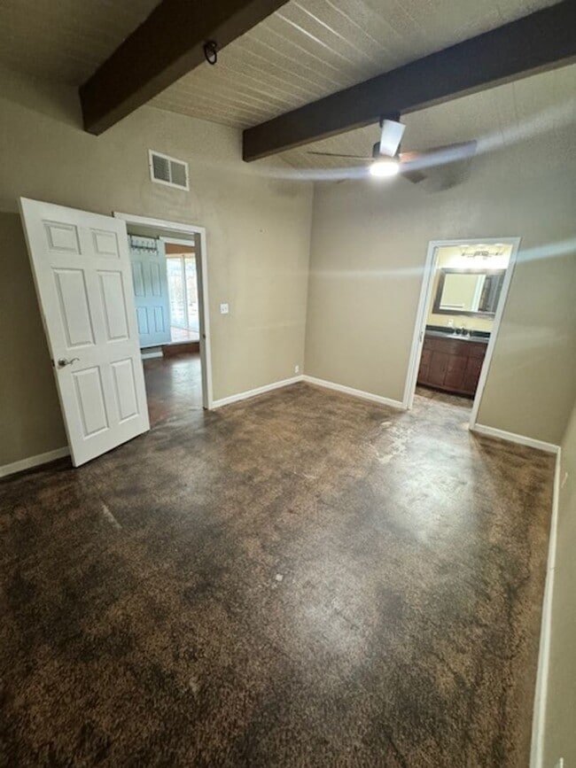 Building Photo - Available for Move In 3 Bed, 2.5 Bath Home...