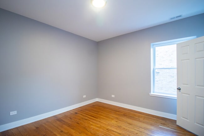 Building Photo - 5310 S Harper Ave