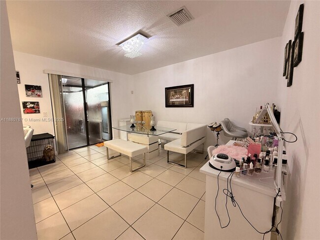 Building Photo - 23988 SW 114th Ct