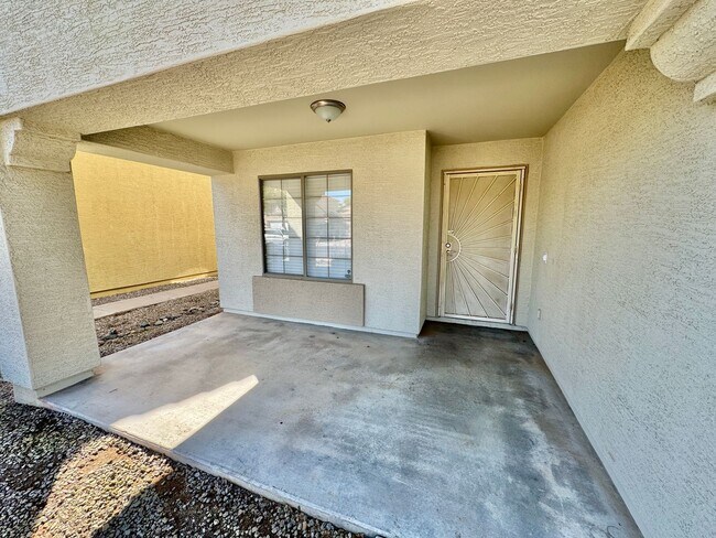 Building Photo - Remodeled 5 Bedroom/3 Bath Home. Upgraded Flooring & Kitchen!
