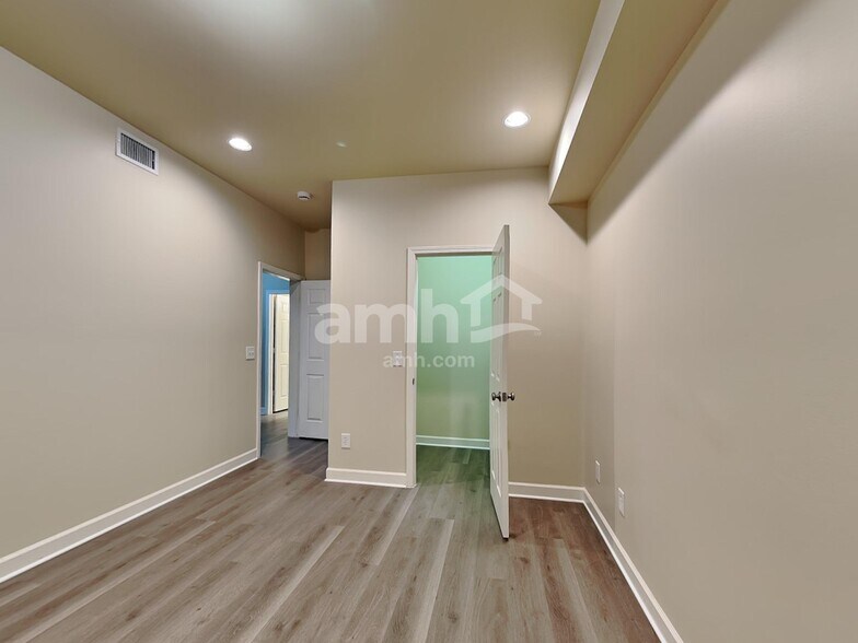 Building Photo - 1425 Stoner Rdg