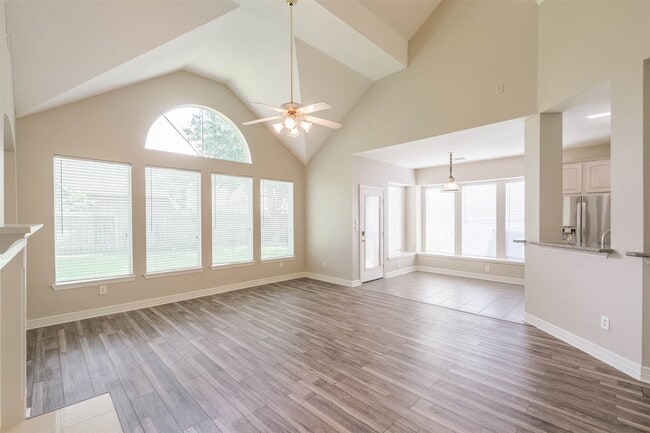 Building Photo - 5911 Brook Bend Dr