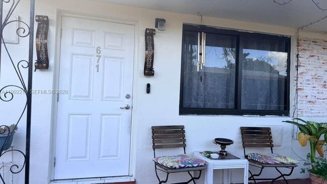 Building Photo - 673 W 30th St