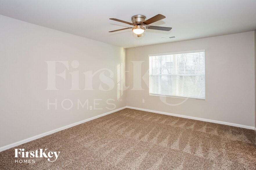 Building Photo - 9511 Hamel St