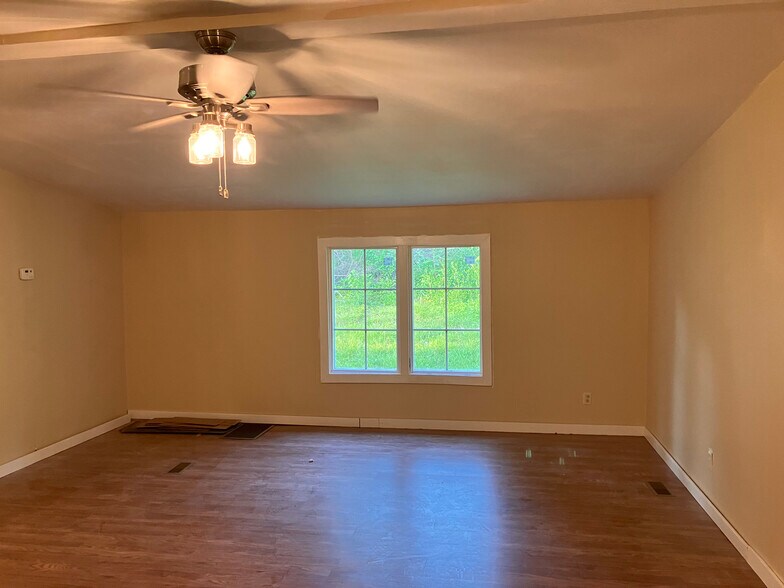 Building Photo - 2831 Oak Hill Cir