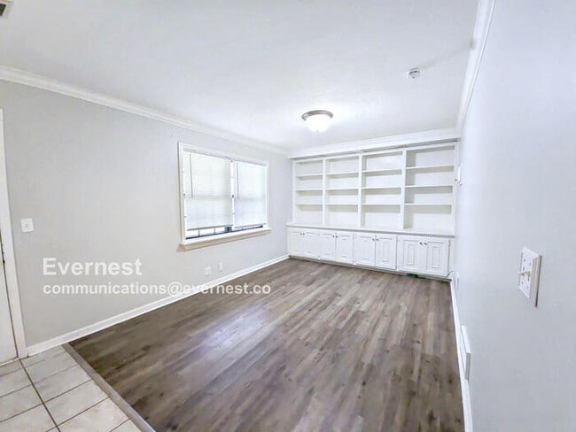 Building Photo - 14902 W 149th St