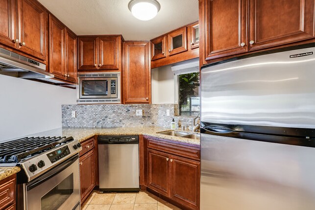 Building Photo - Beautiful 2 Bedroom 2 Bathroom Condo in La...