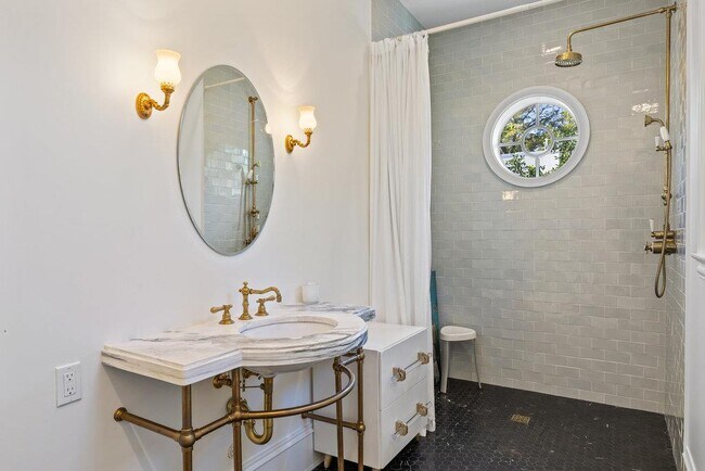 Building Photo - 4104 Avenue F