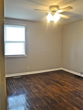 Building Photo - Adorable 2 Bedroom 1 Bath Home in Sylvan H...