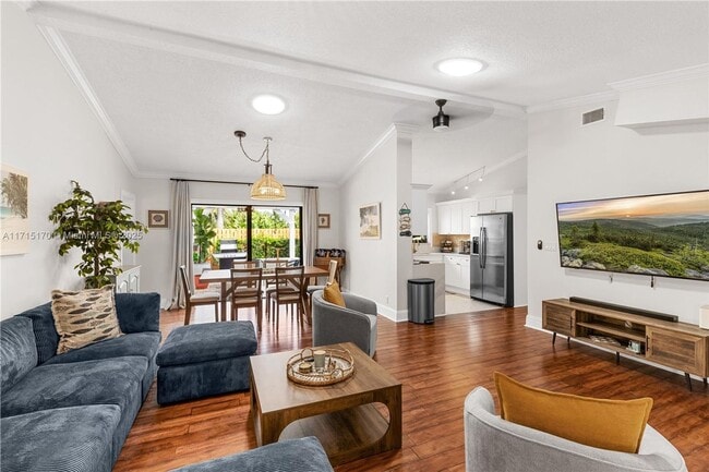 Building Photo - 1457 SE 7th St