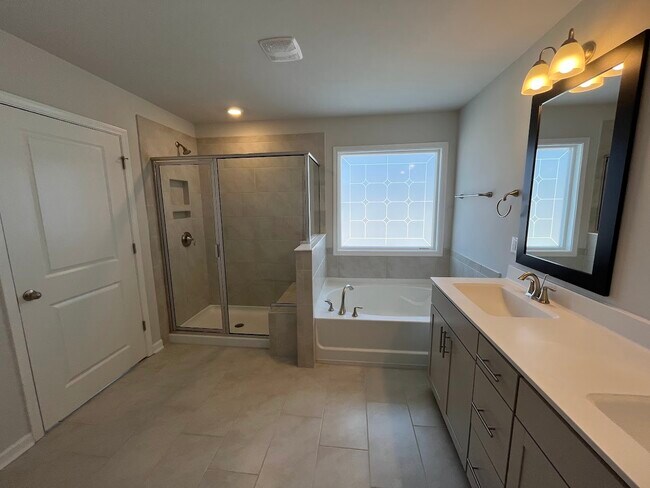 Building Photo - 106 Brody Way