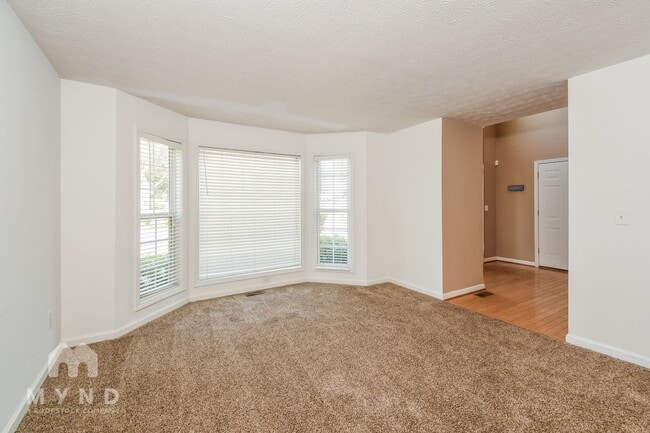 Building Photo - 738 Edgeley Ln