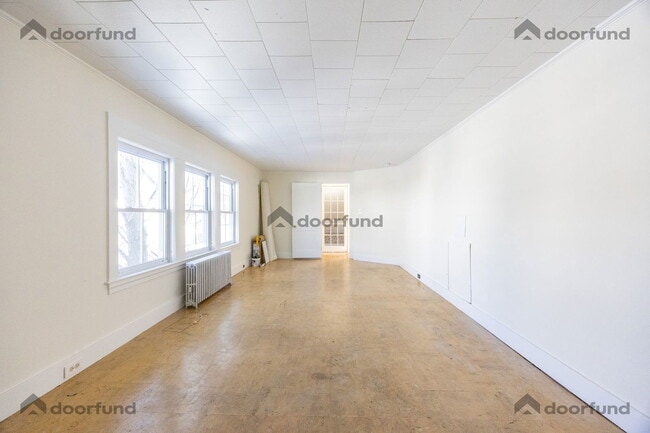 Building Photo - 12 Page St