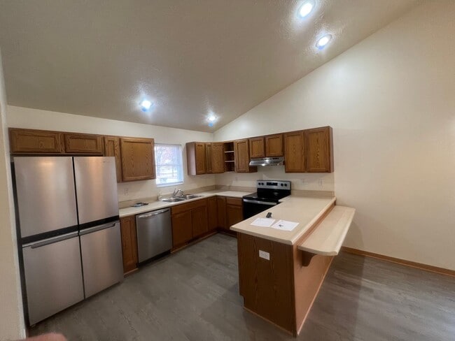 Building Photo - Beautiful 3-Bedroom Single Family Home in ...