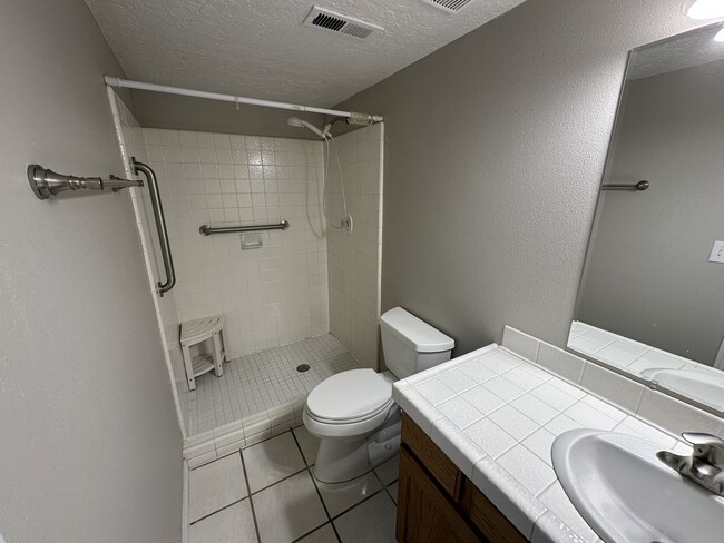 Building Photo - Lehi 625 House