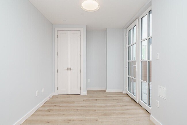 Building Photo - 251 Front St