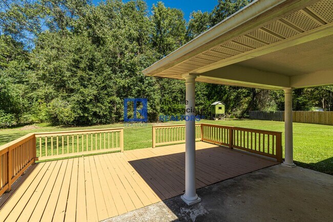 Building Photo - 3 Bed/2 Bath Home in Pearl