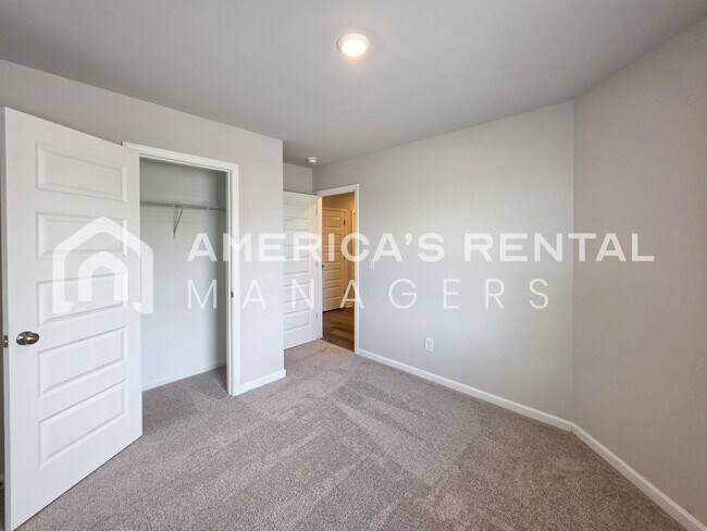 Building Photo - New Construction Home for Rent in Lincoln!