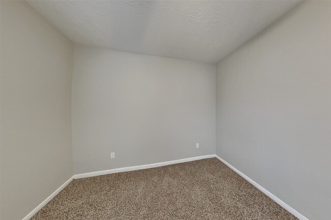 Building Photo - 4311 Duesenberg Ct