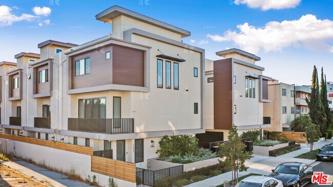 Building Photo - 1541 1/2 Hi Point St