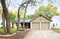 Building Photo - 9708 Moorberry St