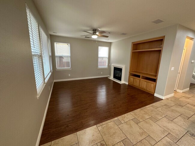 Building Photo - Beautiful 4  bedroom, 2.5 bath home in Garin Ranch