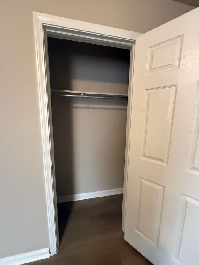 Building Photo - 113/115 Deer Creek Dr