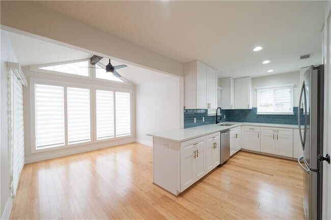Building Photo - 2515 Berkett Dr