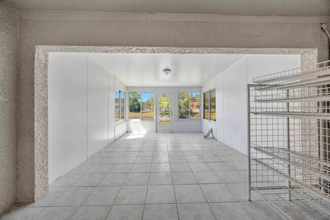 Building Photo - 727 Kensington Lake Cir