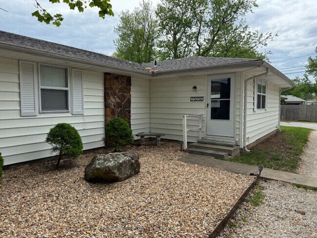 Primary Photo - 2505 S Ingram Mill Rd