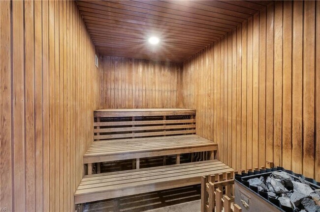 Building Photo - Great location in Incline Village