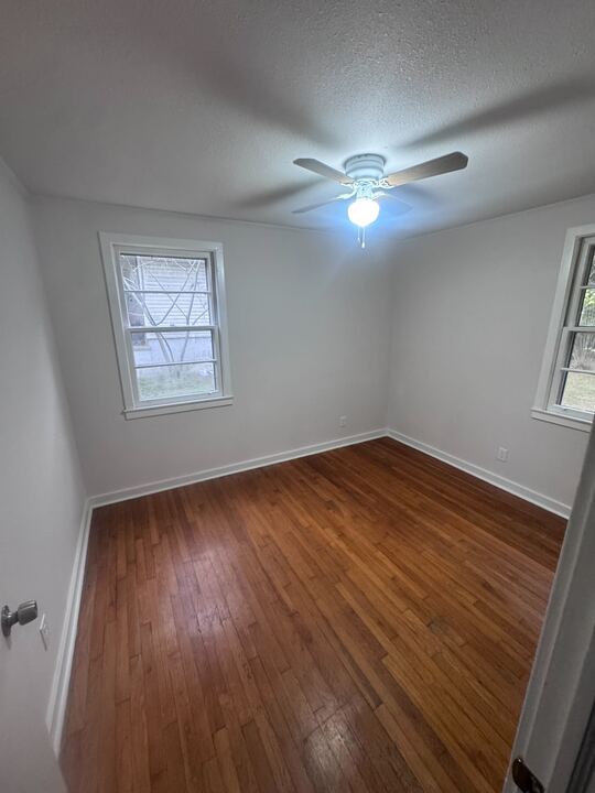 Building Photo - 4704 Belle Wood Dr S