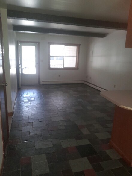 Living Room - 113 Raylinsky Rd
