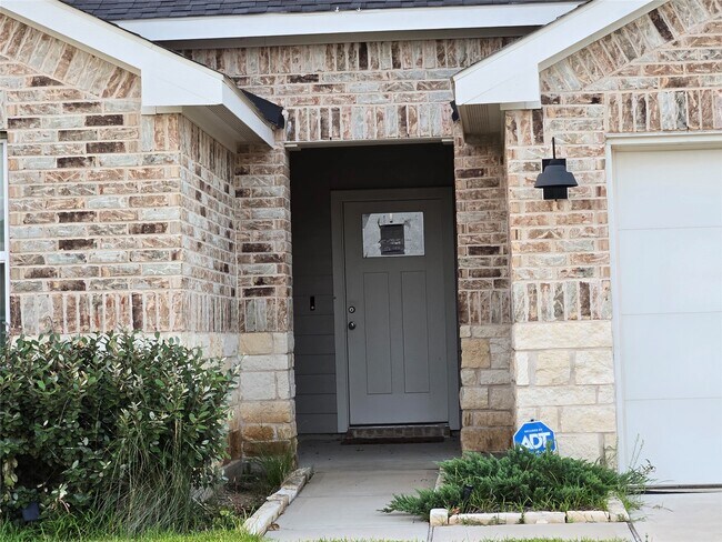 Building Photo - 31710 Carlisle Cv Ct
