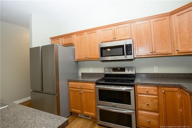 Building Photo - 110 Willow Creek Ln