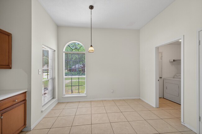 Building Photo - 19635 Vernier Woods Ln