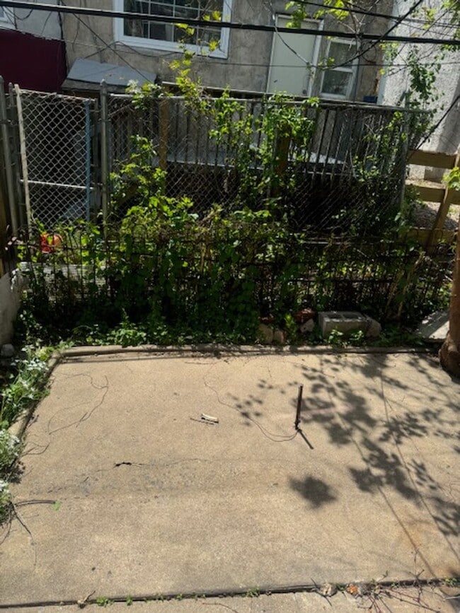 Building Photo - Front Porch Row - Oak Lane