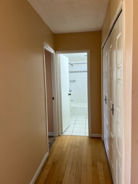 Building Photo - 5225 Pooks Hill Rd