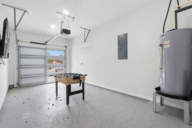 Building Photo - 1809 Pease St