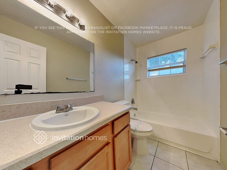 Building Photo - 2506 Newbolt Dr