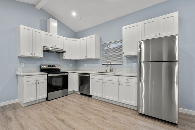 Building Photo - 331-335 N Olive St