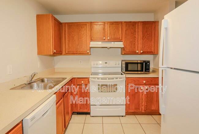 Building Photo - 2511 Hightower Ave S