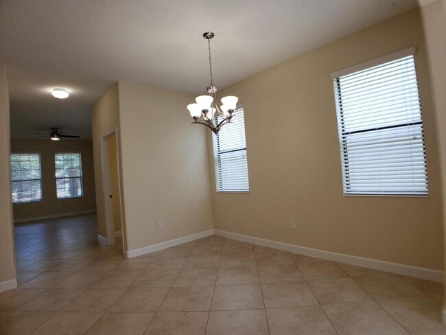 Building Photo - 7449 Ella Ln