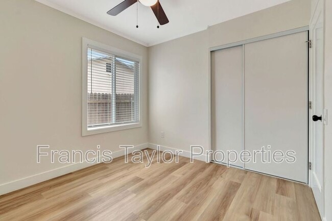 Building Photo - 568 Larchwood Dr