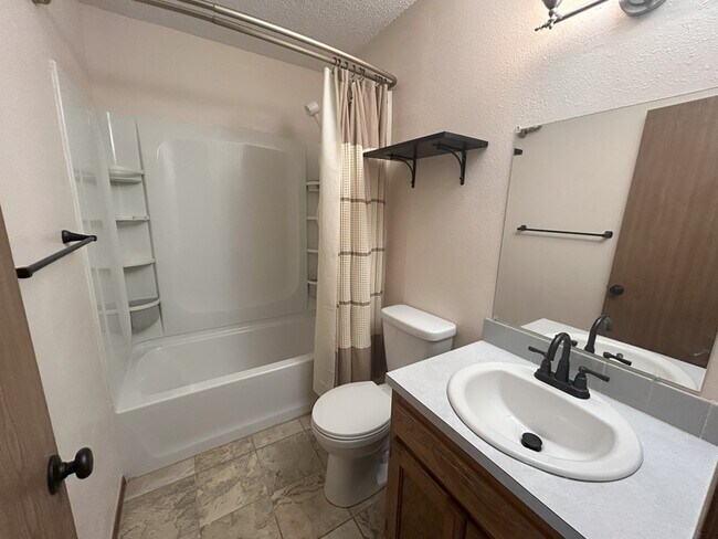 Building Photo - 279 Township Dr