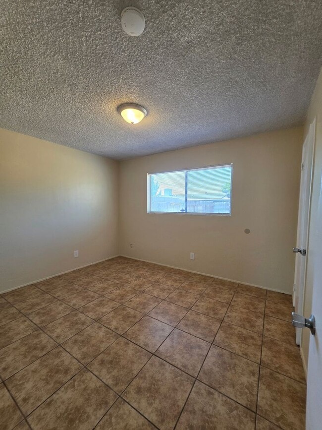 Building Photo - 2805 Cambria Ave