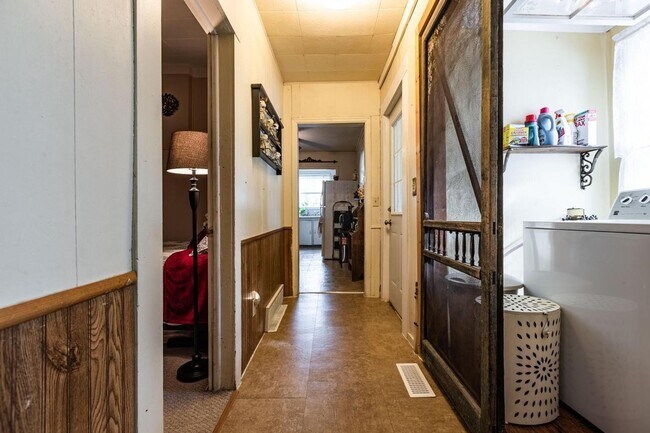 Building Photo - pp916