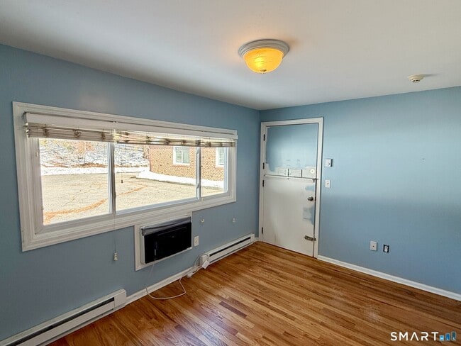 Building Photo - 25 Plymouth Rd